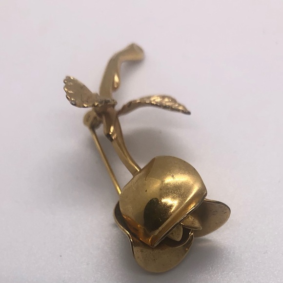 Monet Vintage Goldtone Vintage Long Stemmed Rose Brooch Pin - Picture 3 of 4